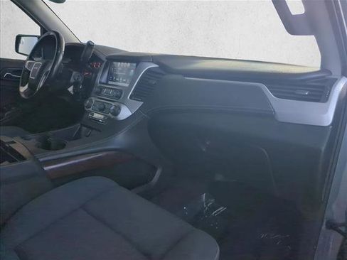 Used 2019 GMC Yukon SLE w/ SLE Value Package image 30