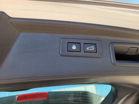 Used 2023 Subaru Forester Premium image 20