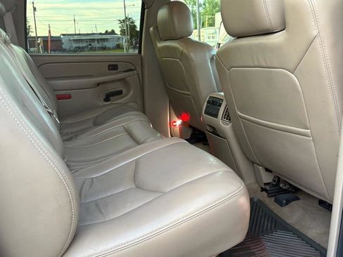 Used 2007 Chevrolet Silverado 3500 LT w/ Heavy-Duty Power Package AWD/4WD image 14