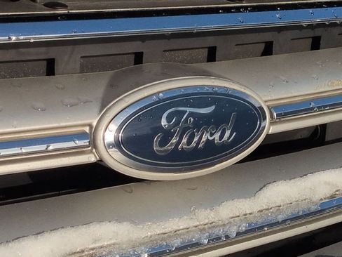 Used 2018 Ford Escape SE image 12