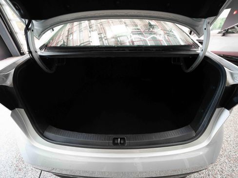 Used 2023 Toyota Corolla LE image 27