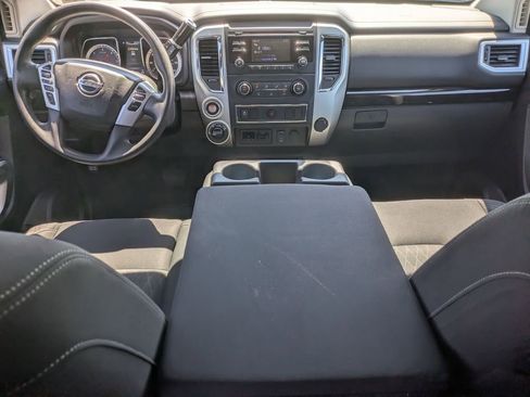 Used 2017 Nissan Titan SV AWD/4WD image 18