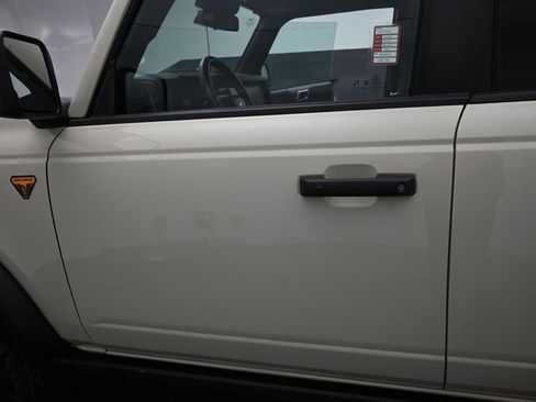 Used 2025 Ford Bronco Badlands AWD/4WD image 9