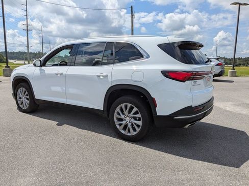 Used 2025 Buick Enclave Preferred FWD image 6