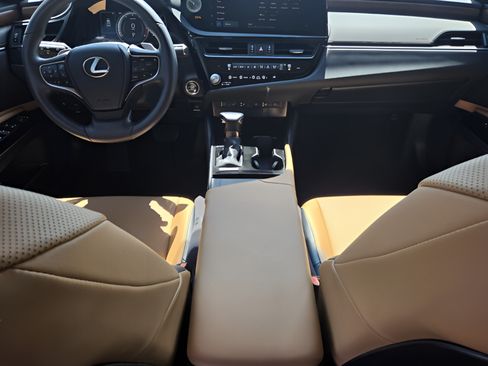 Used 2023 Lexus ES 350 w/ Premium Package FWD image 12