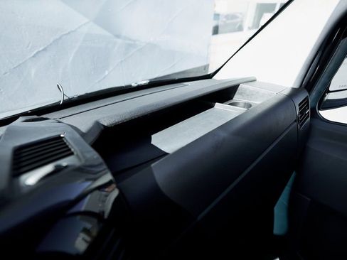 Used 2017 Mercedes-Benz Sprinter 3500 image 54