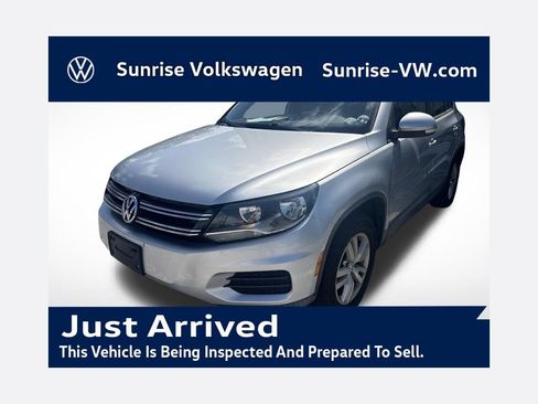 Used 2016 Volkswagen Tiguan S FWD image 1