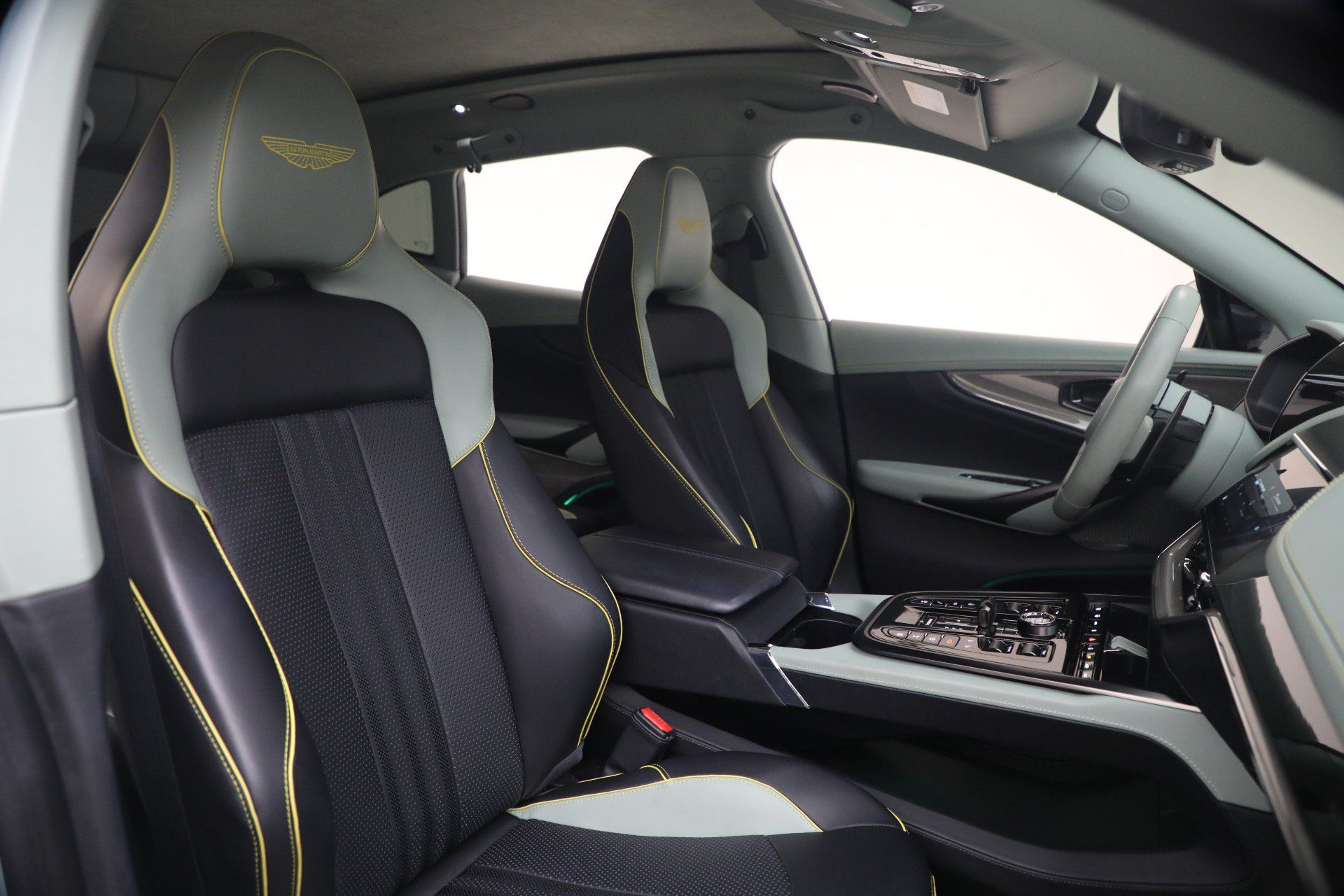 Used 2025 Aston Martin DBX 707 AWD/4WD image 19