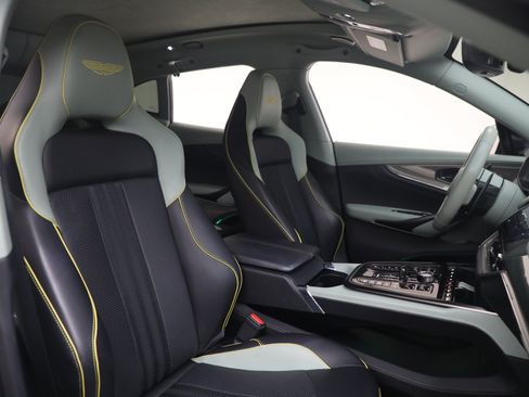 Used 2025 Aston Martin DBX 707 AWD/4WD image 19