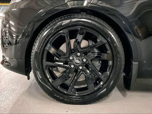 Certified 2025 Land Rover Discovery Dynamic SE AWD/4WD image 8