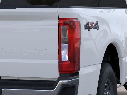 New 2026 Ford F250 XL w/ XL Chrome Package AWD/4WD image 21