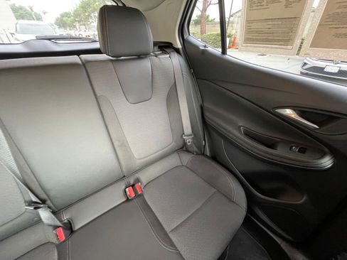 Used 2025 Buick Encore GX Preferred image 37