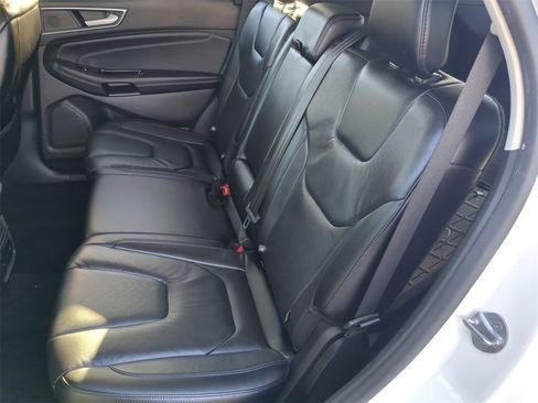 Used 2020 Ford Edge Titanium image 17