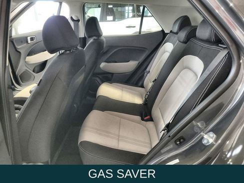 Used 2025 Hyundai Venue SEL FWD image 23