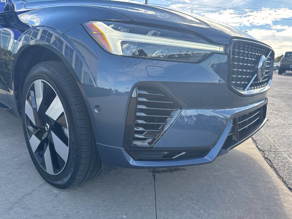 Certified 2025 Volvo XC60 T8 Plus w/ Protection Package Premier AWD/4WD image 11