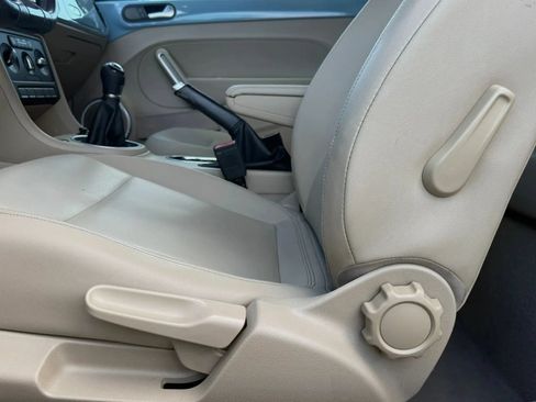 Used 2013 Volkswagen Beetle TDI FWD image 46