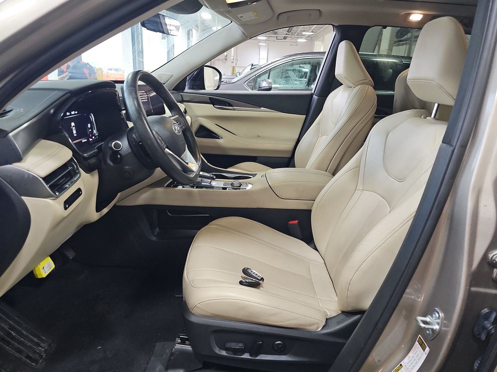 Used 2023 INFINITI QX60 Luxe w/ Performance Audio Package AWD/4WD image 4