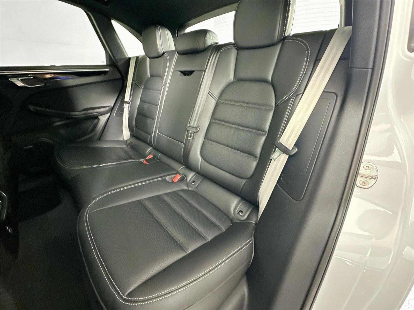 Certified 2026 Porsche Macan S AWD/4WD image 26