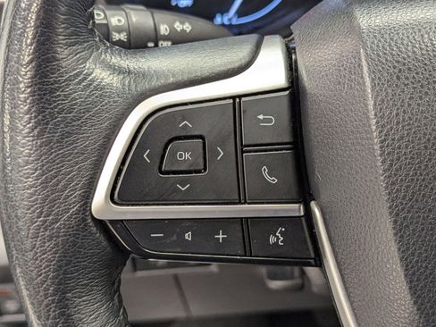 Used 2023 Toyota Sienna XLE image 13