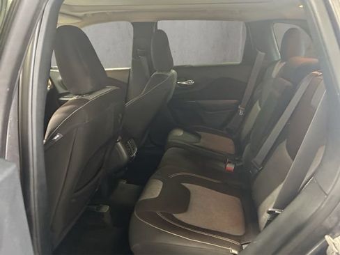 Used 2014 Jeep Cherokee Latitude w/ Comfort/Convenience Group AWD/4WD image 20