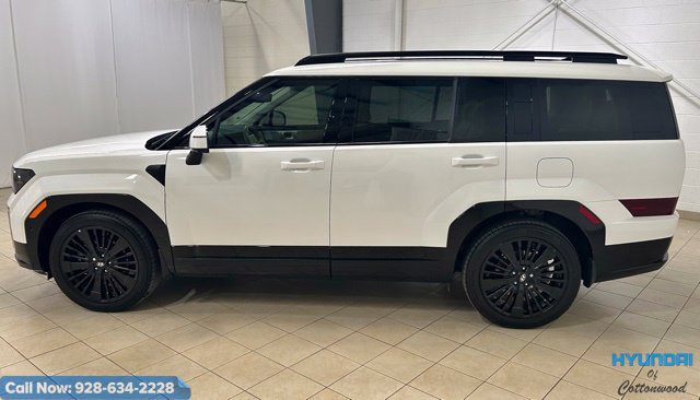 Used 2025 Hyundai Santa Fe Calligraphy AWD/4WD image 2