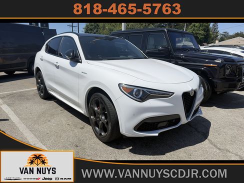Used 2023 Alfa Romeo Stelvio Veloce AWD/4WD image 1
