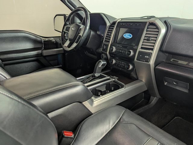Used 2017 Ford F150 Platinum w/ Equipment Group 701A Luxury AWD/4WD image 23