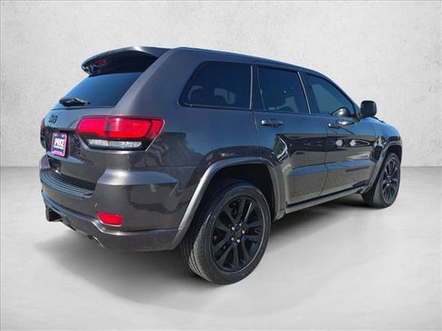 Used 2021 Jeep Grand Cherokee Laredo X AWD/4WD image 5