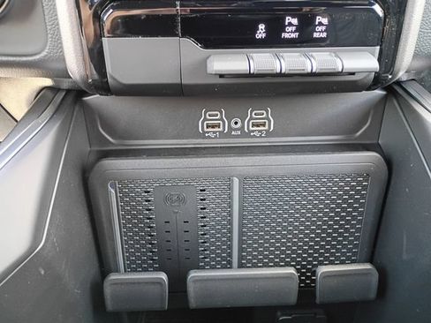 New 2026 RAM 1500 Big Horn AWD/4WD image 18