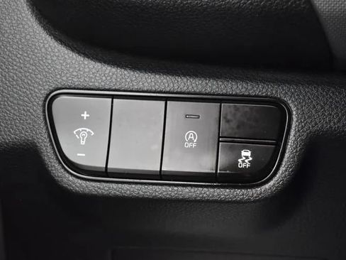 Used 2026 Kia Seltos LX FWD image 22