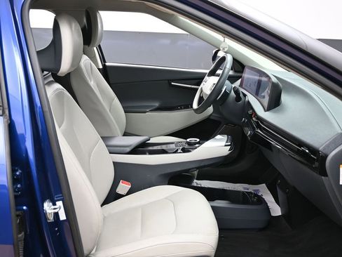Used 2022 Kia EV6 Wind w/ Wind Technology Package image 39