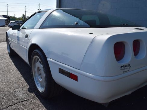 Used 1992 Chevrolet Corvette Coupe image 10