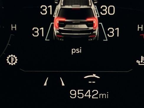 Used 2025 GMC Yukon XL Denali image 15