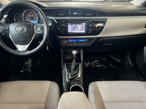 Used 2015 Toyota Corolla LE image 3