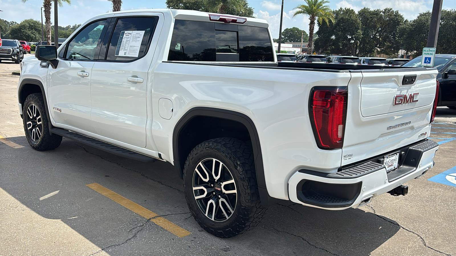 Used 2023 GMC Sierra 1500 AT4 w/ AT4 Premium Package AWD/4WD image 5