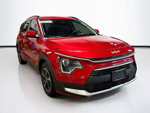 Used 2025 Kia Niro EX w/ EX Cold Weather Package FWD image 1