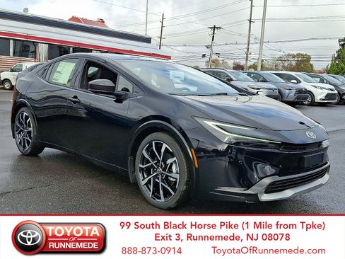 New 2026 Toyota Prius Plug-In Hybrid FWD image 1