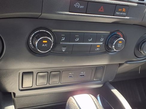 Used 2024 Nissan Frontier SV RWD image 7