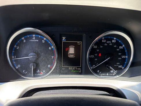 Used 2016 Toyota RAV4 Limited AWD/4WD image 10