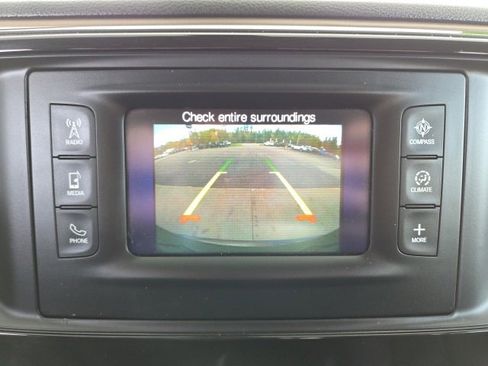 Used 2017 Chrysler Pacifica LX image 8