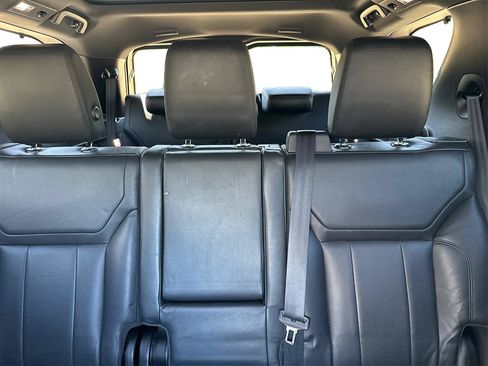 Used 2018 Land Rover Discovery HSE AWD/4WD image 15