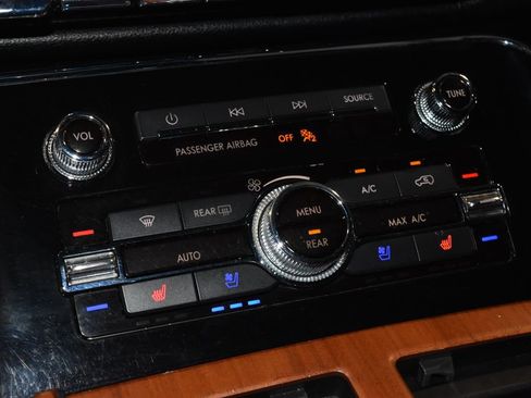 Used 2019 Lincoln Navigator Reserve AWD/4WD image 14