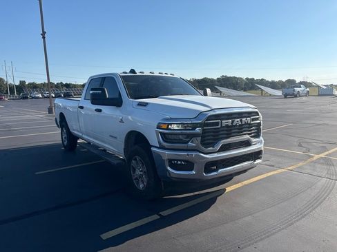 Used 2025 RAM 2500 Big Horn AWD/4WD image 9