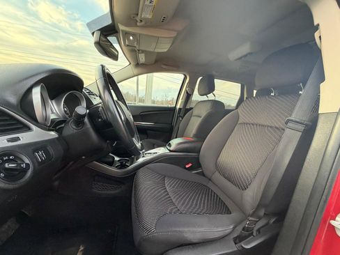 Used 2013 Dodge Journey SXT w/ Flexible Seating Group image 9