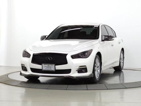 Used 2015 INFINITI Q50 Premium w/ Navigation Package AWD/4WD image 3