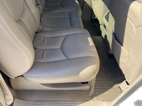 Used 2005 GMC Sierra 3500 SLT w/ Heavy-Duty Power Package image 29