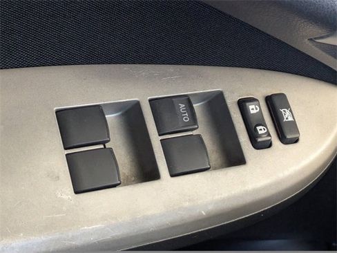 Used 2013 Toyota Corolla S image 22