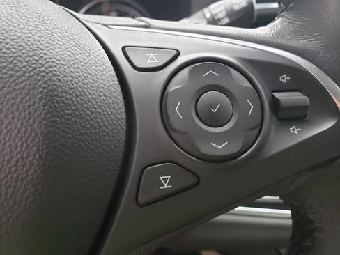 Used 2020 Buick Enclave Essence AWD/4WD image 17
