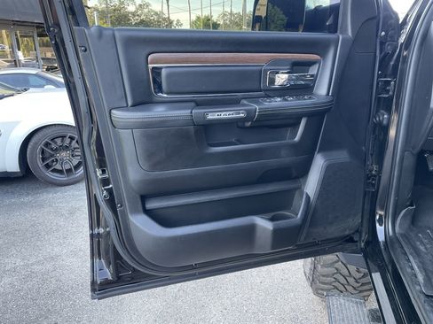 Used 2018 RAM 3500 Laramie w/ Convenience Group AWD/4WD image 48