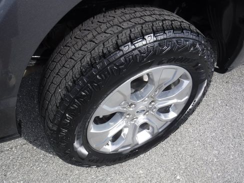Used 2023 Ford F150 Platinum RWD image 4